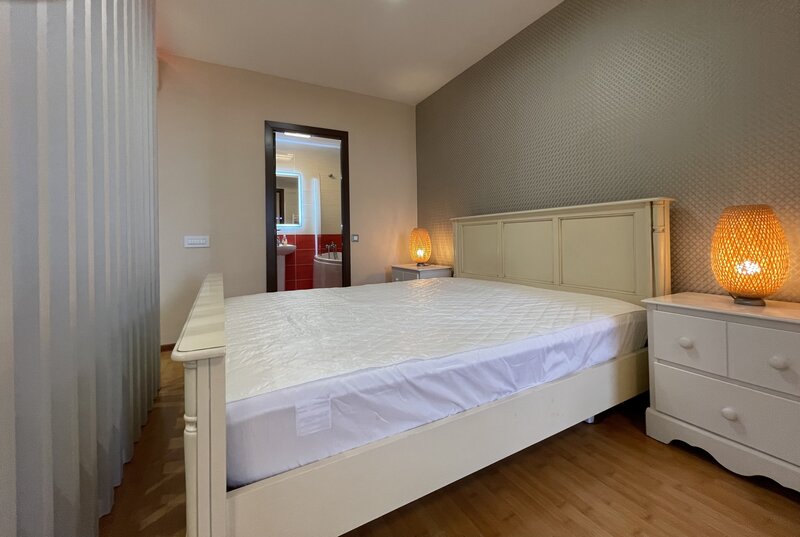 Basarabiei, rezidential, apartament studio style loft, particular,